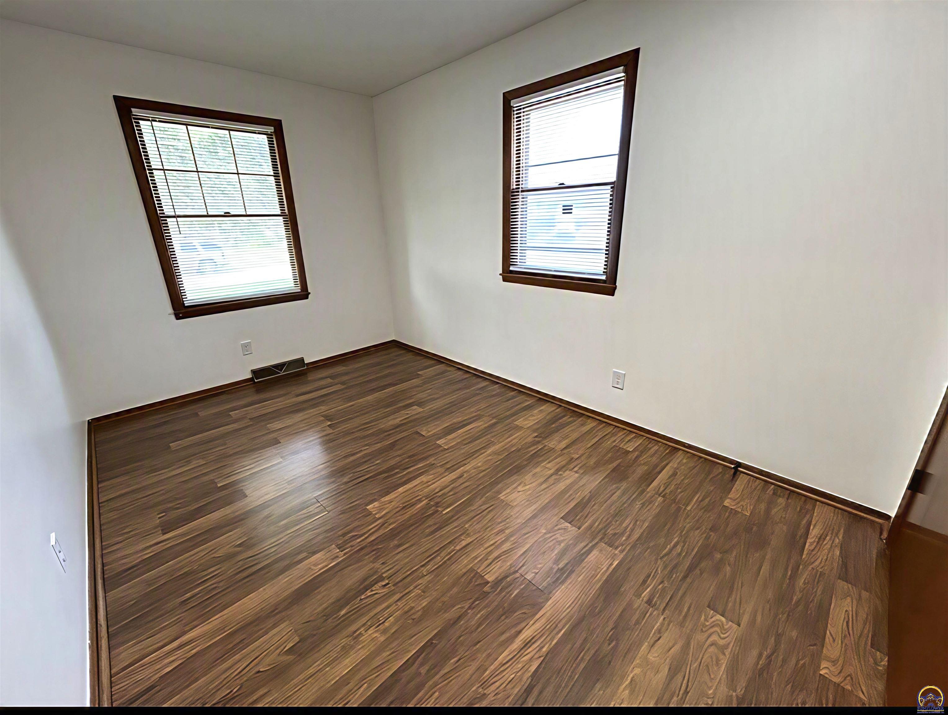 4209 Southwest 34th Street Topeka, KS 66614 - Photo 16 of 21