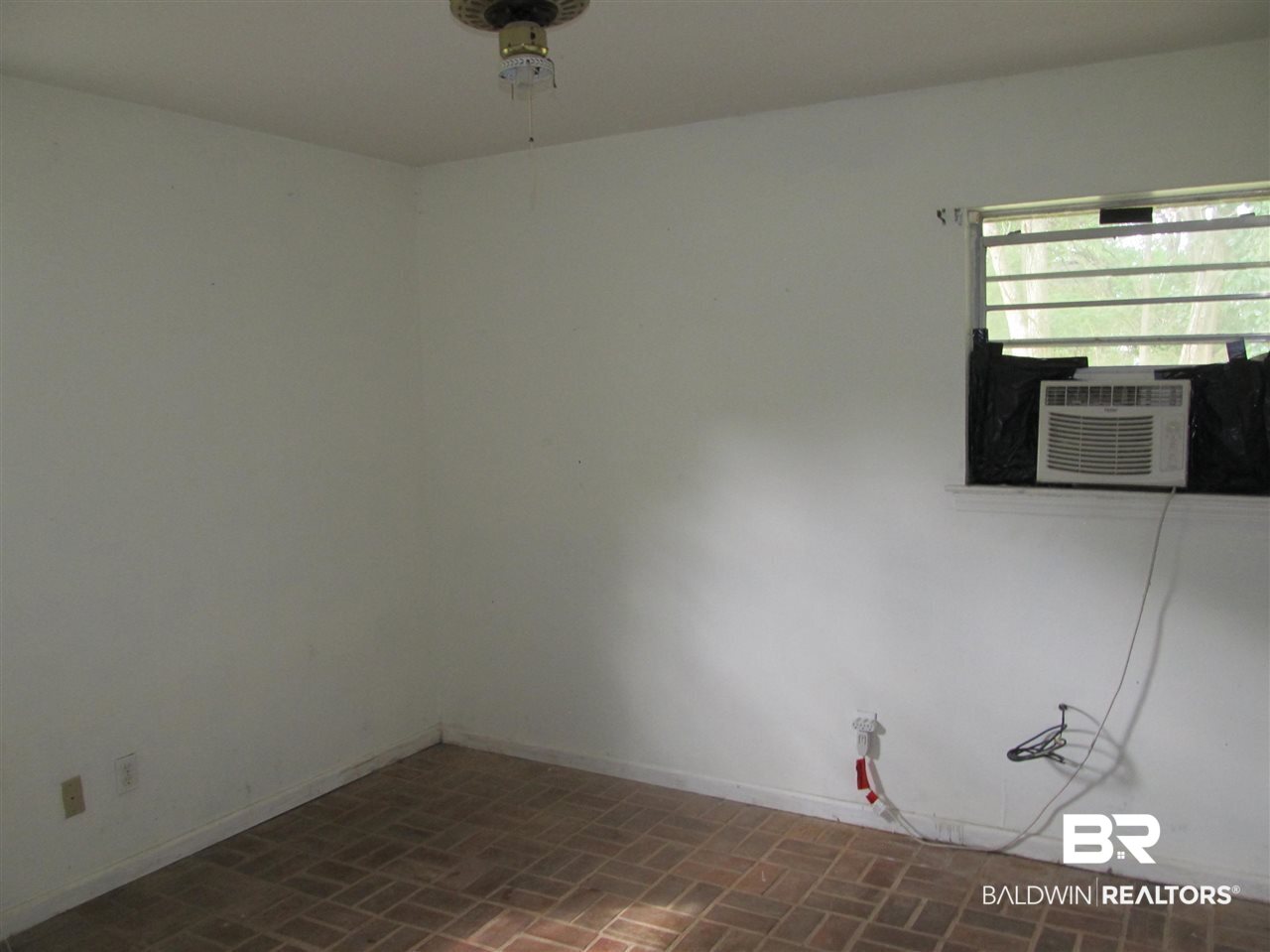 2114 South Holley Street Loxley, AL 36551 - Photo 7 of 8