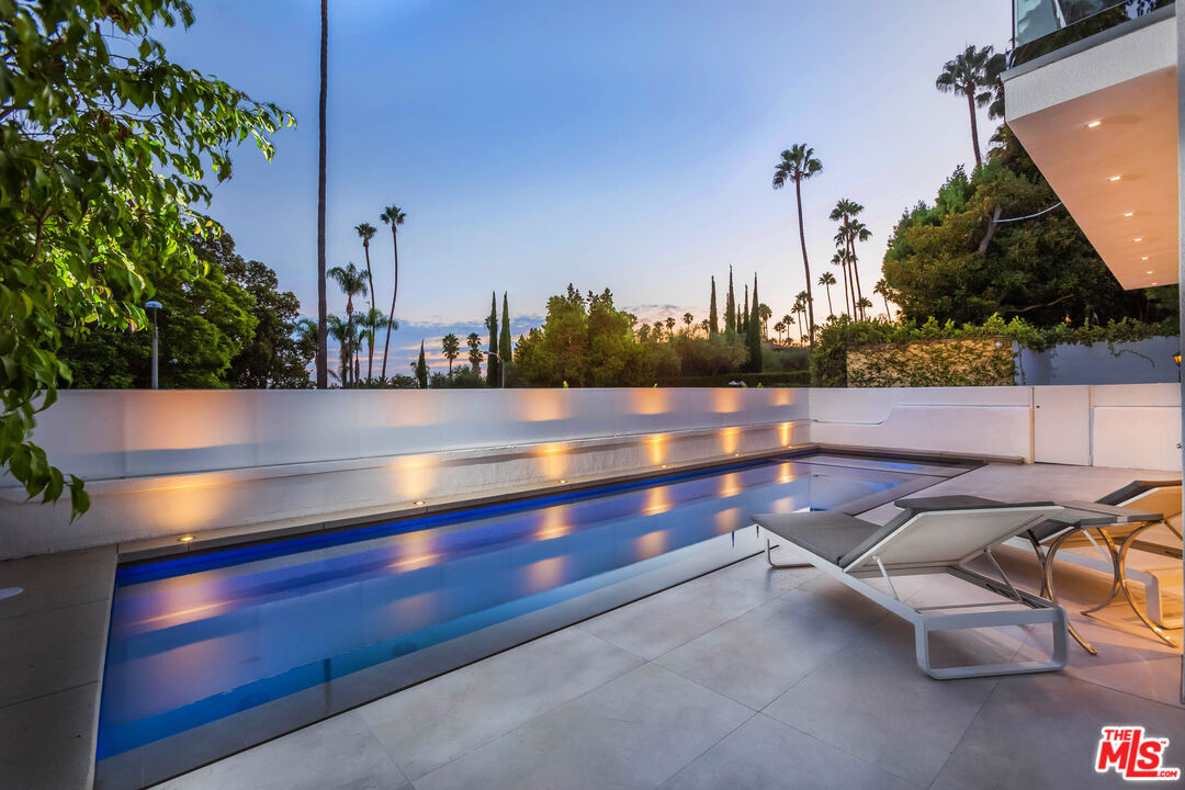 9331 Doheny Road Beverly Hills, CA 90210 - Photo 2 of 14