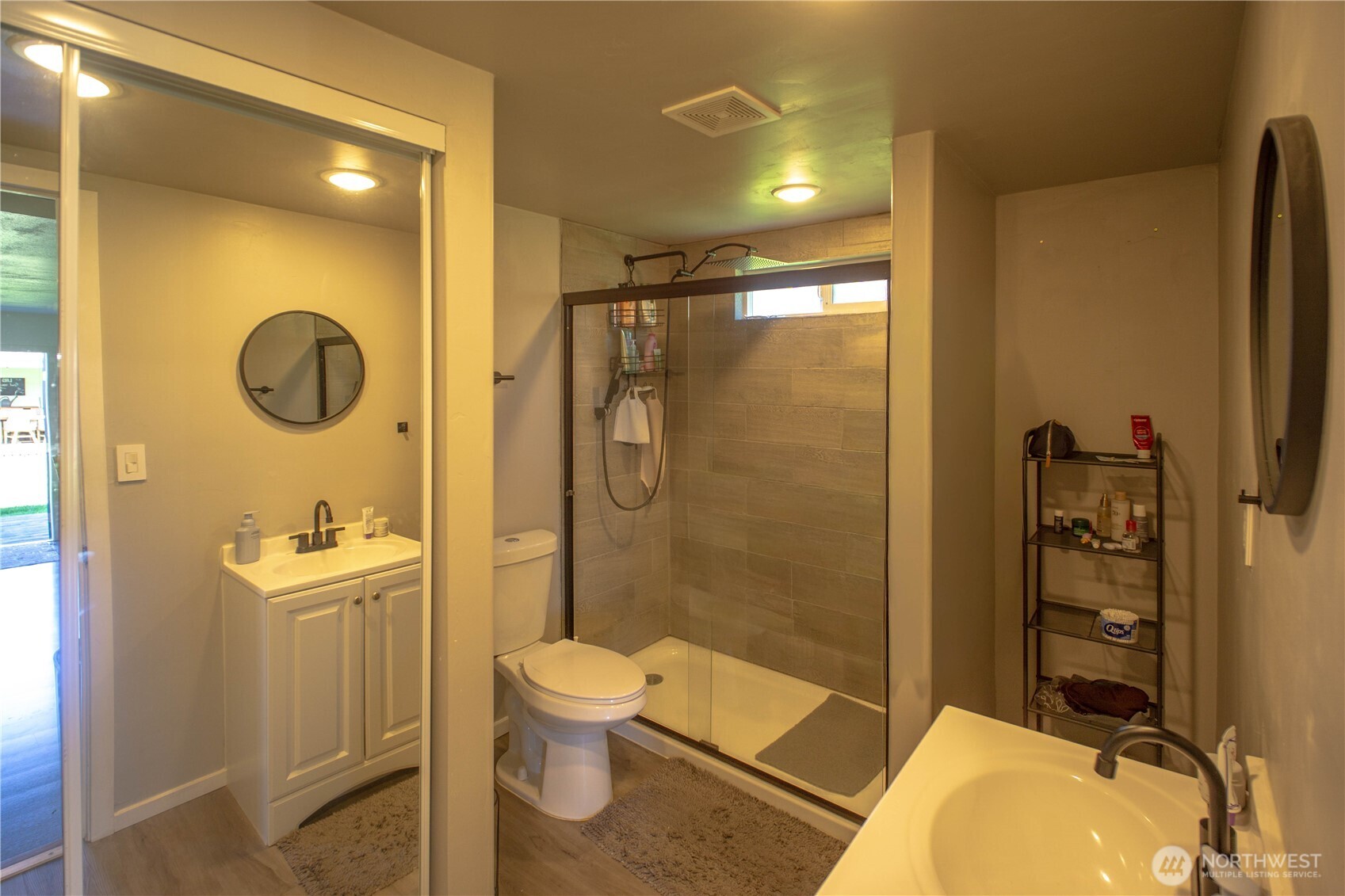 787 North Kendall Road Sequim, WA 98382 - Photo 31 of 40 a bathroom with a sink toilet and shower