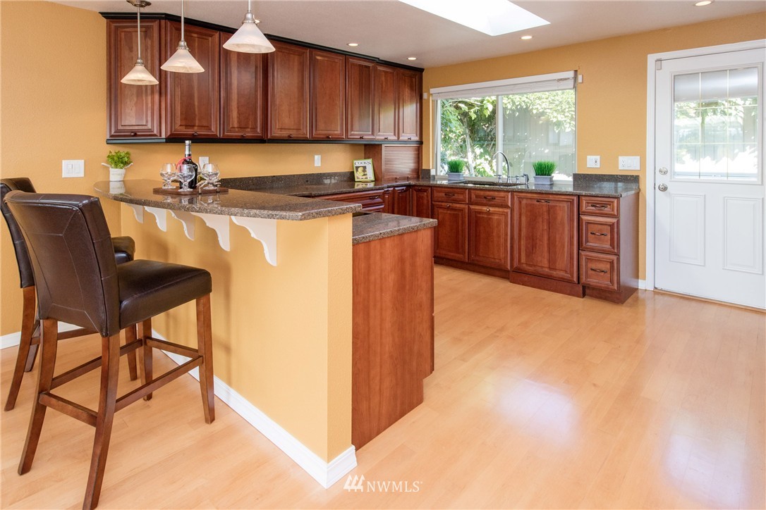 4227 South 252nd Street Kent, WA 98032 - Photo 12 of 24 Gallery Image 12