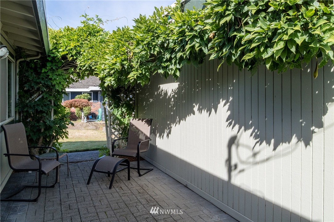 4227 South 252nd Street Kent, WA 98032 - Photo 5 of 24 Gallery Image 5