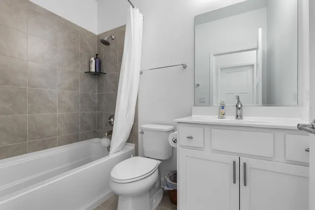 $562,500 | 775 West Fairway Drive, Addison, IL 60101