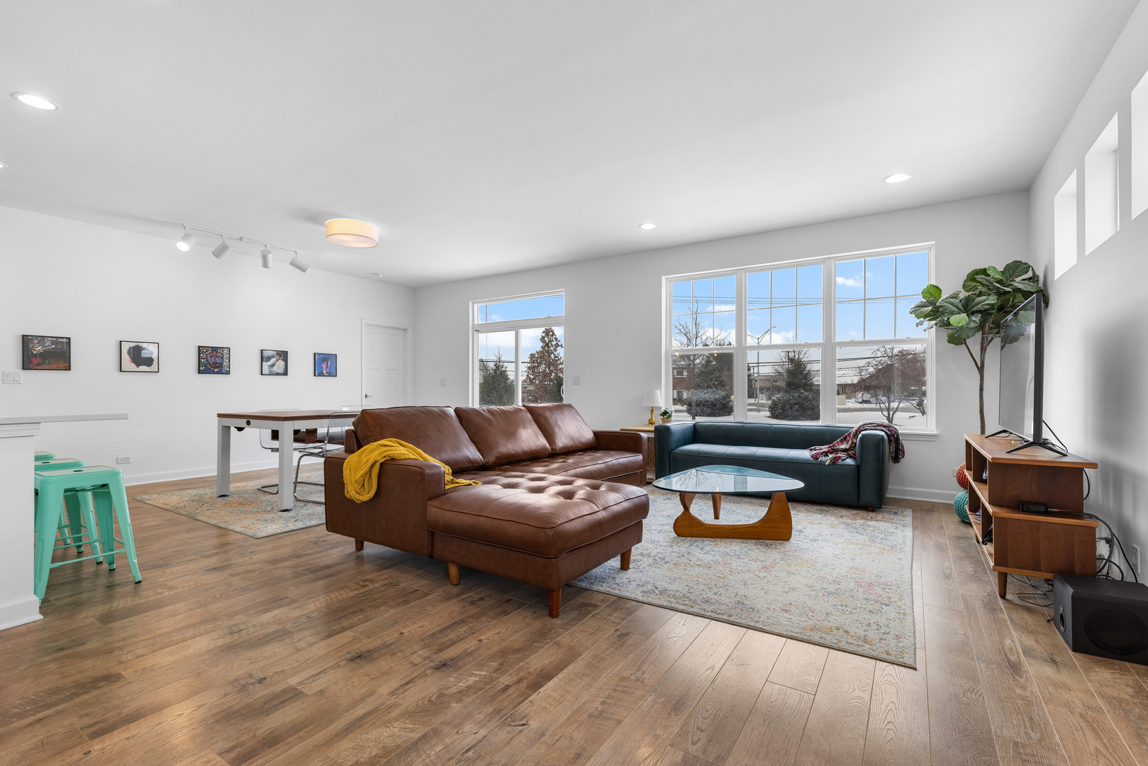 775 West Fairway Drive Addison, IL 60101 - Photo 2 of 17