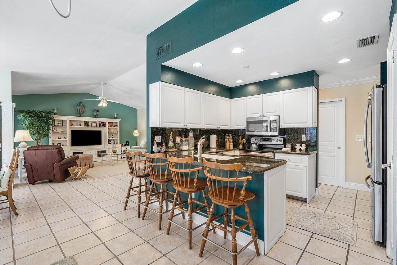 2371 Northwest 30th Road Boca Raton, FL 33431 - Photo 11 of 40 011-2371Northwest30thRoad-BocaRaton-FL-3