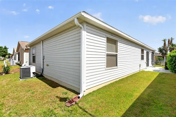 $284,900 | 1460 Crestwood Lane, The Villages, FL 32162