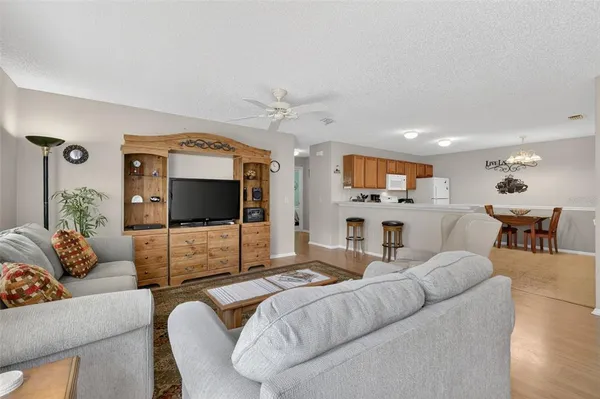 $284,900 | 1460 Crestwood Lane, The Villages, FL 32162