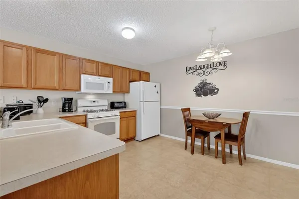 $284,900 | 1460 Crestwood Lane, The Villages, FL 32162