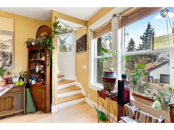 $925,000 | 715 Sherman Avenue, Hood River, OR 97031