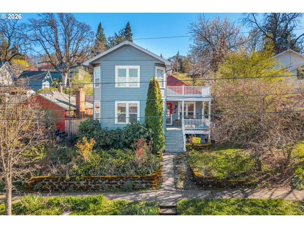 $925,000 | 715 Sherman Avenue, Hood River, OR 97031