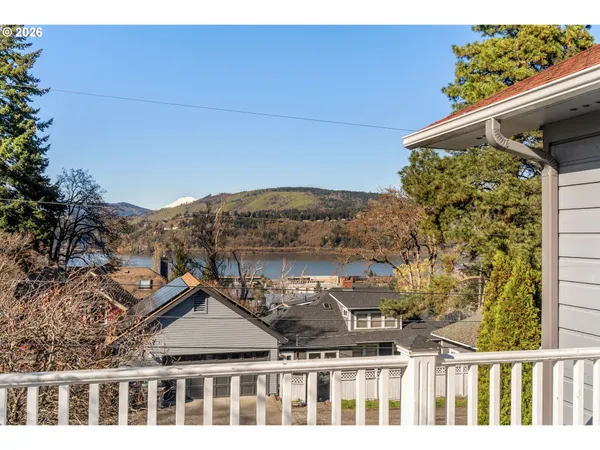 $925,000 | 715 Sherman Avenue, Hood River, OR 97031