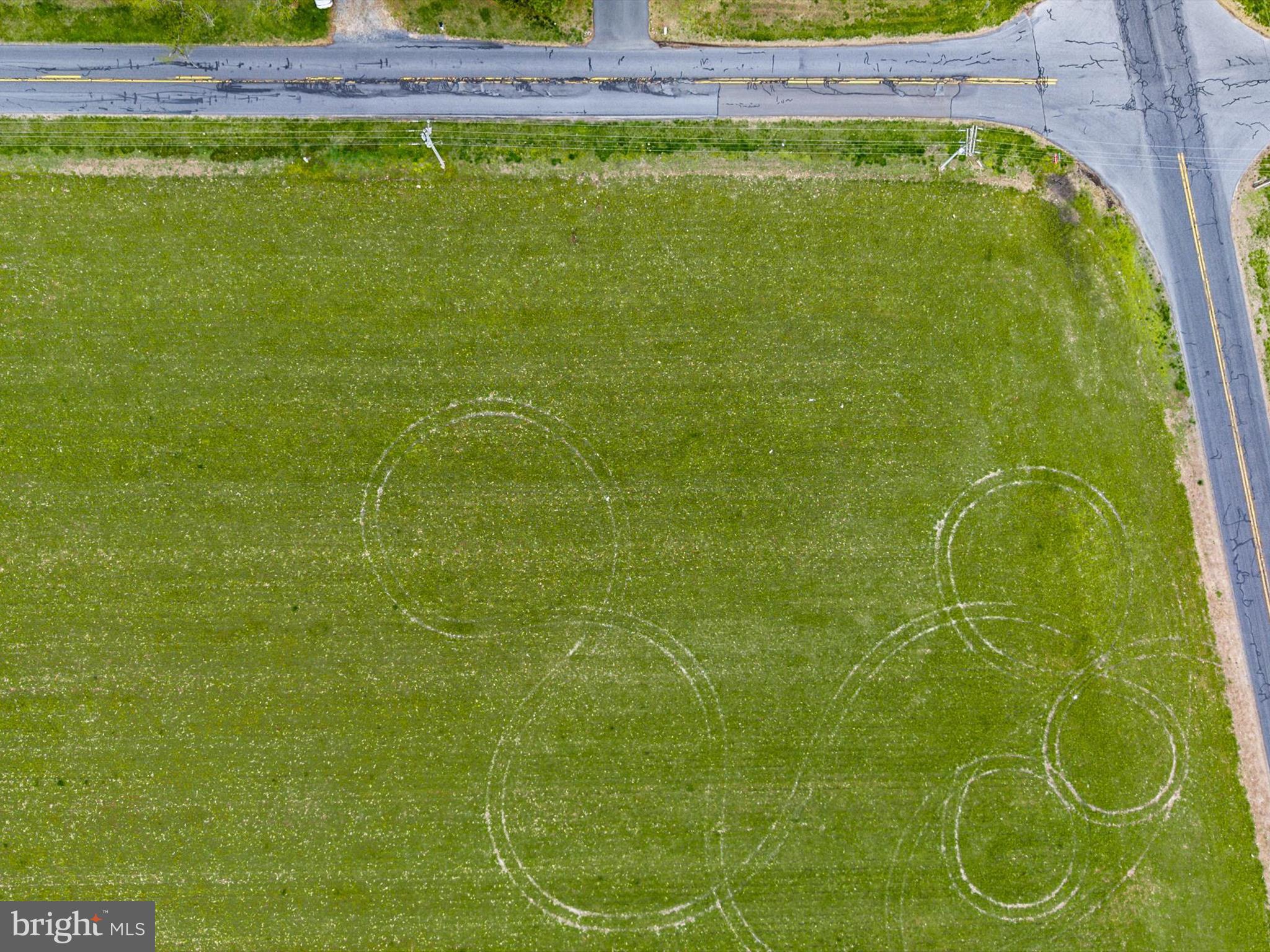 30046 Road 332 Dagsboro, DE 19939 - Photo 12 of 15 a view of a swimming pool