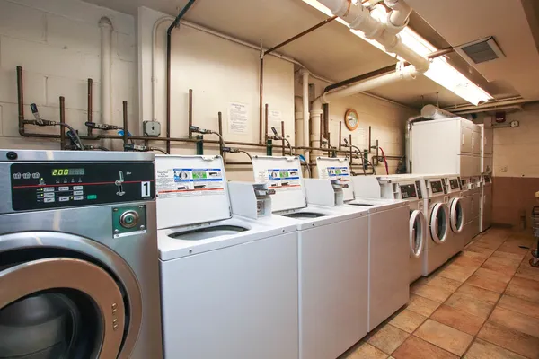 $3,250 | 1339 North Dearborn Street, Unit 4A, Chicago, IL 60610