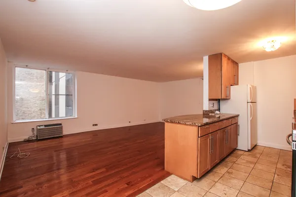 $3,250 | 1339 North Dearborn Street, Unit 4A, Chicago, IL 60610