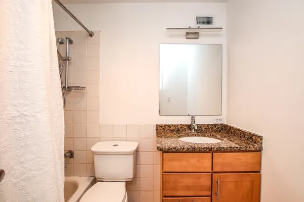 $3,250 | 1339 North Dearborn Street, Unit 4A, Chicago, IL 60610