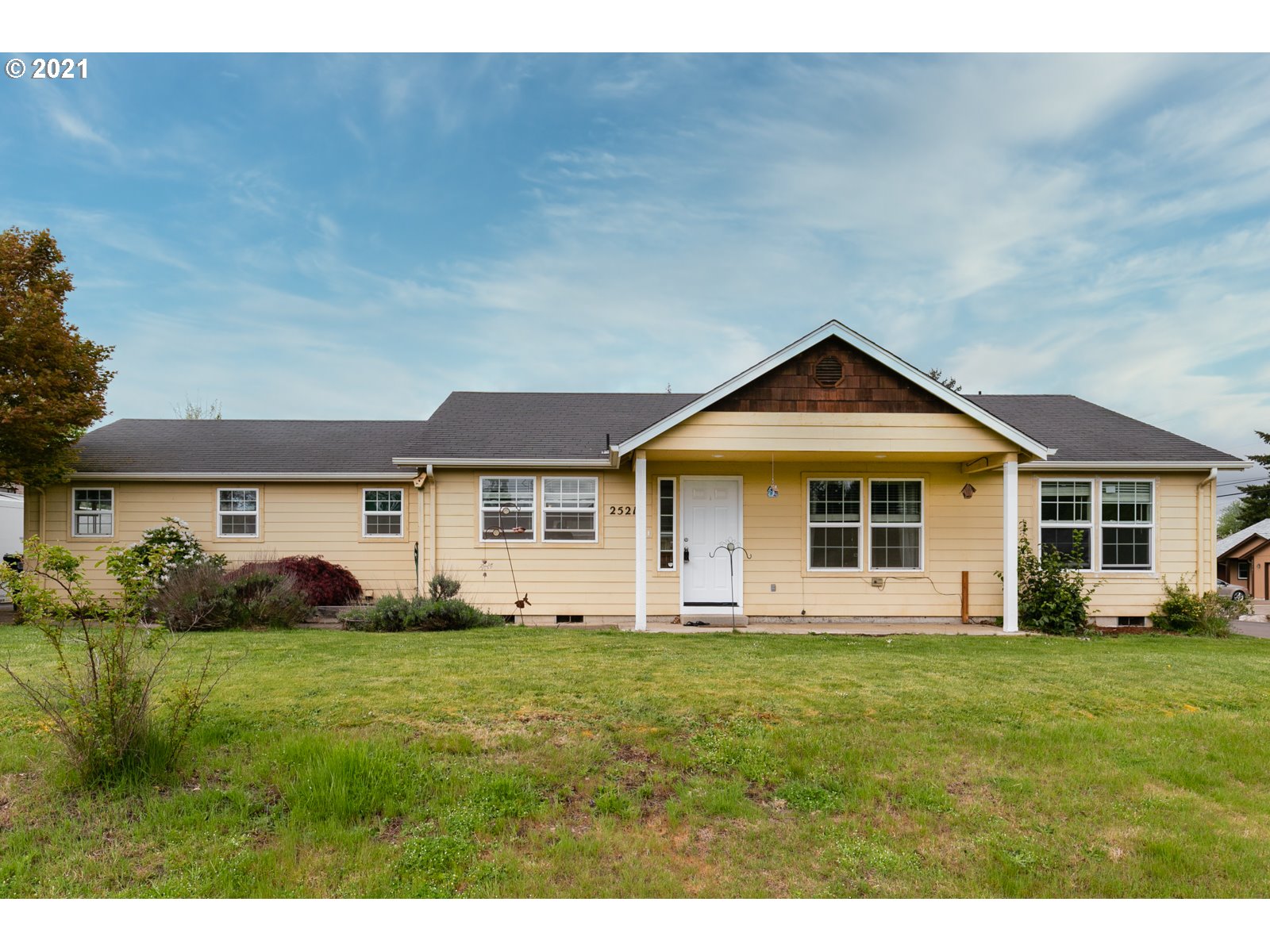 25210 East Bolton Road Veneta, OR 97487 - Photo 1 of 17 Gallery Image 1