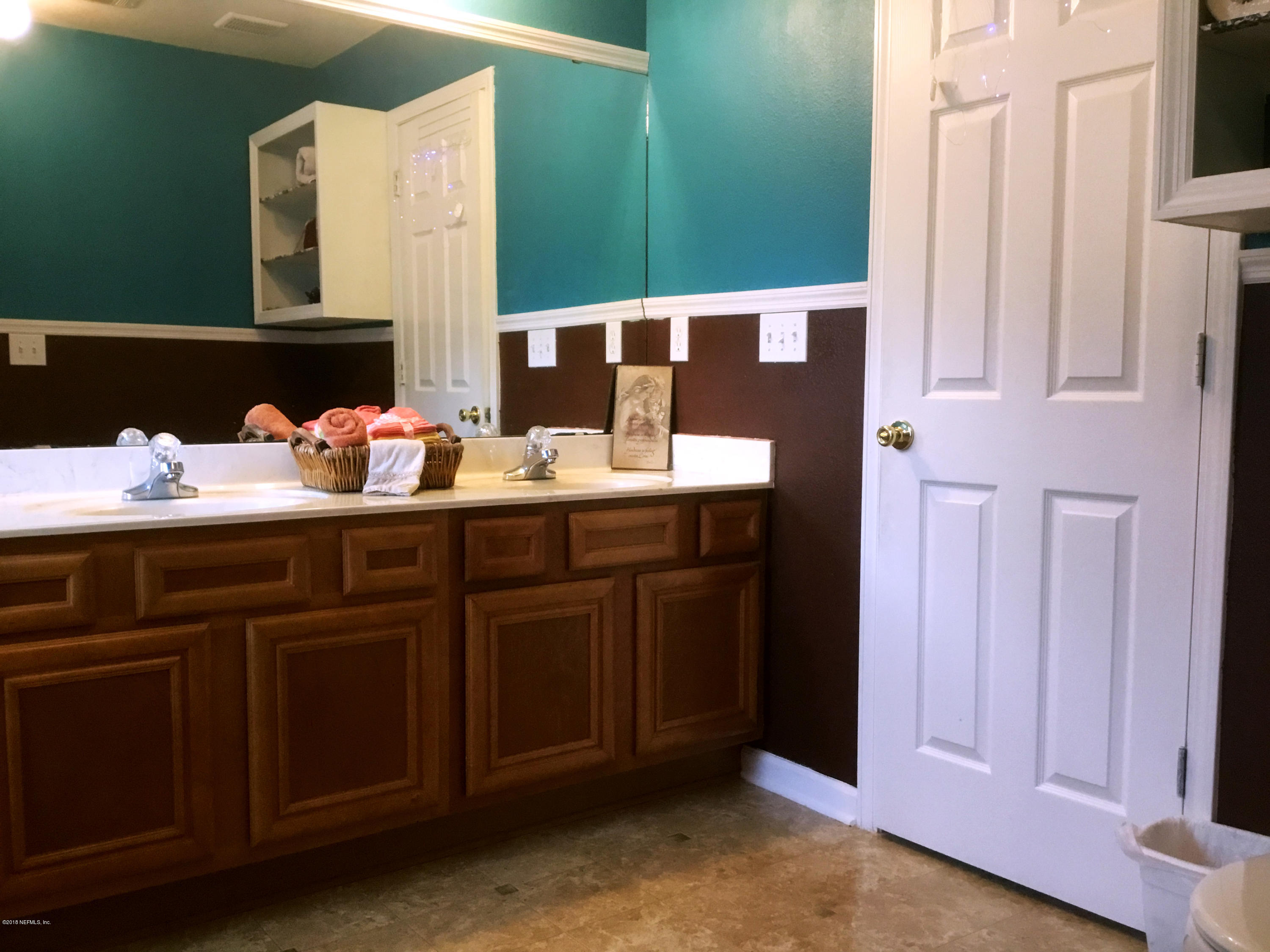 1920 River Rock Road Jacksonville, FL 32221 - Photo 11 of 19 master bathroom2