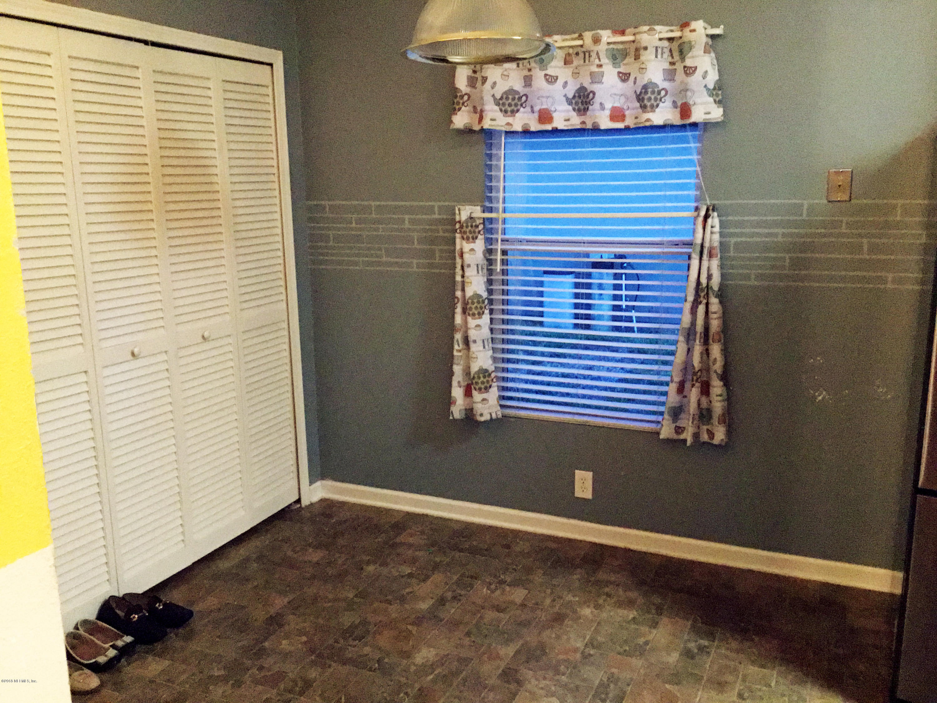 1920 River Rock Road Jacksonville, FL 32221 - Photo 8 of 19 Laundry area