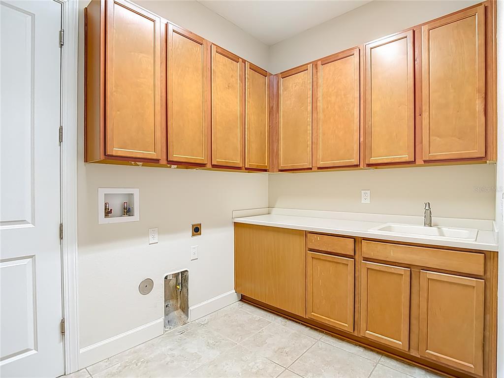 8613 Grand Alberato Road Tampa, FL 33647 - Photo 38 of 56