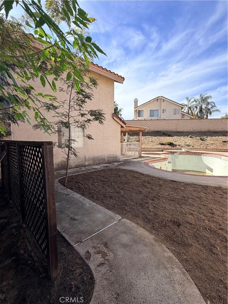 110 Sandpoint Lane Riverside, CA 92506 - Photo 4 of 11