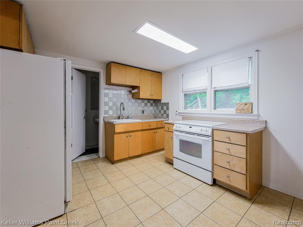 227 Ora Road Oxford, MI 48371 - Photo 18 of 60