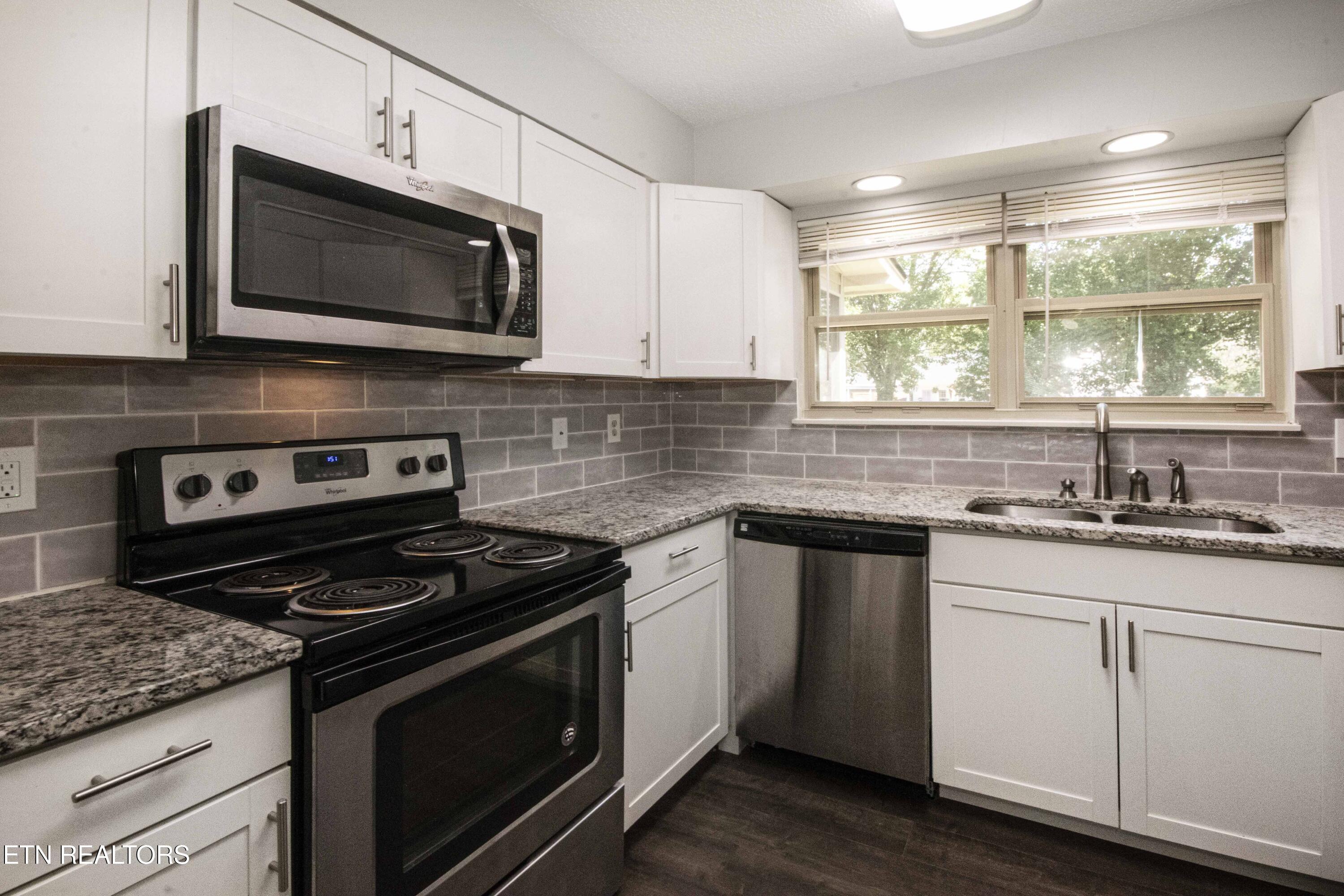 9014 Colchester Ridge Road Knoxville, TN 37922 - Photo 12 of 48 Kitchen
