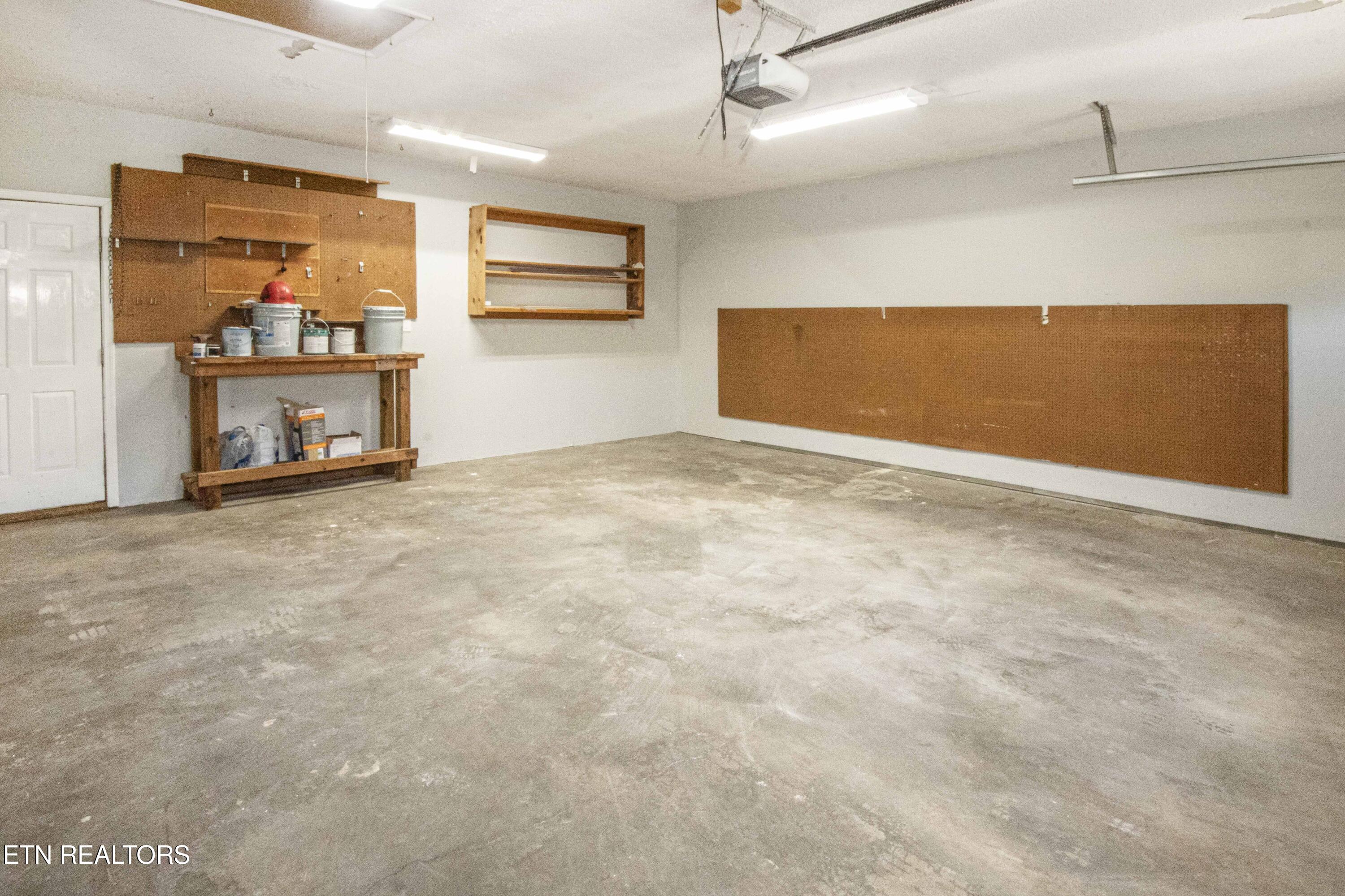 9014 Colchester Ridge Road Knoxville, TN 37922 - Photo 19 of 48 Large garage