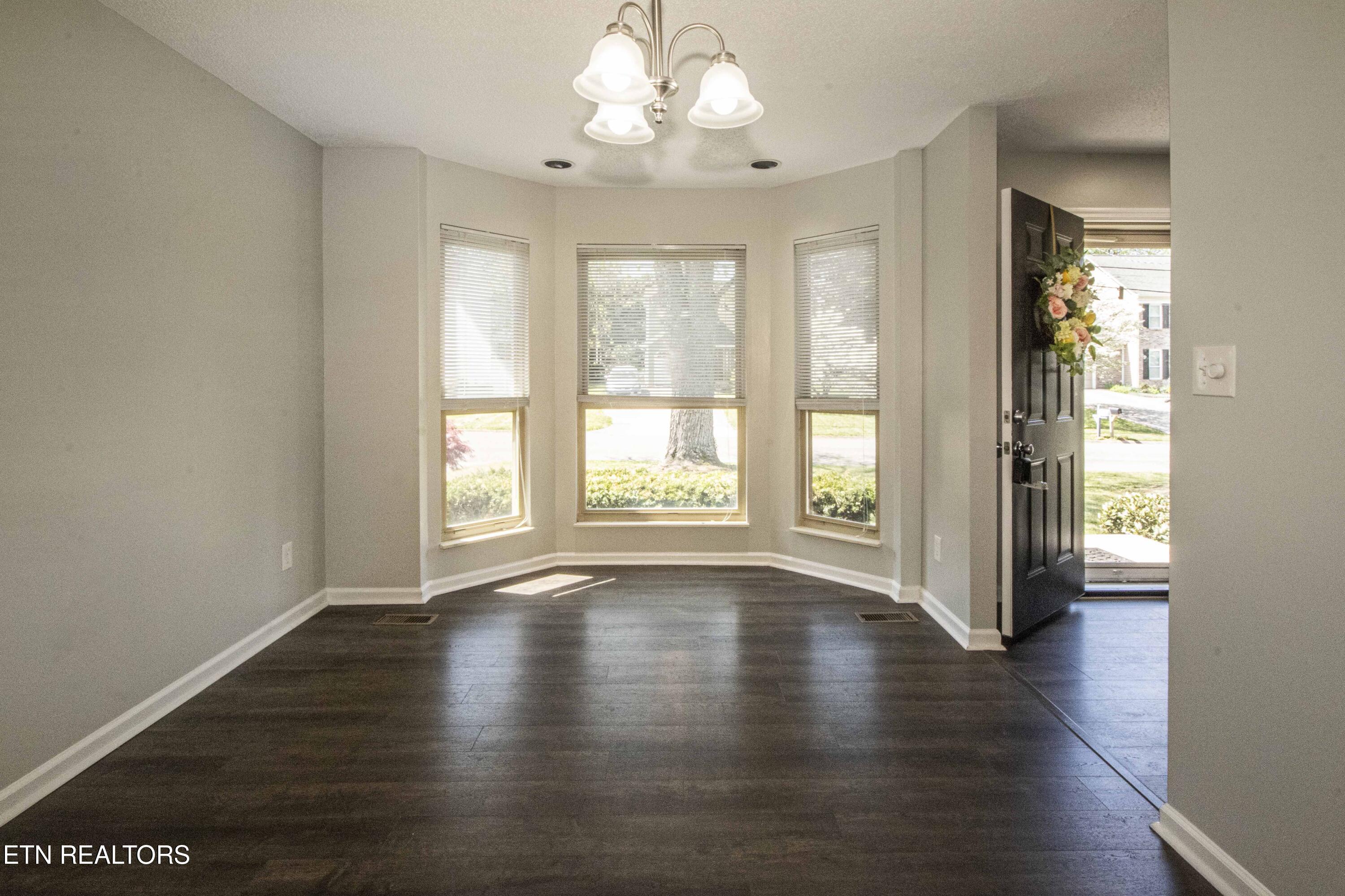 9014 Colchester Ridge Road Knoxville, TN 37922 - Photo 20 of 48 Forman DIning Room