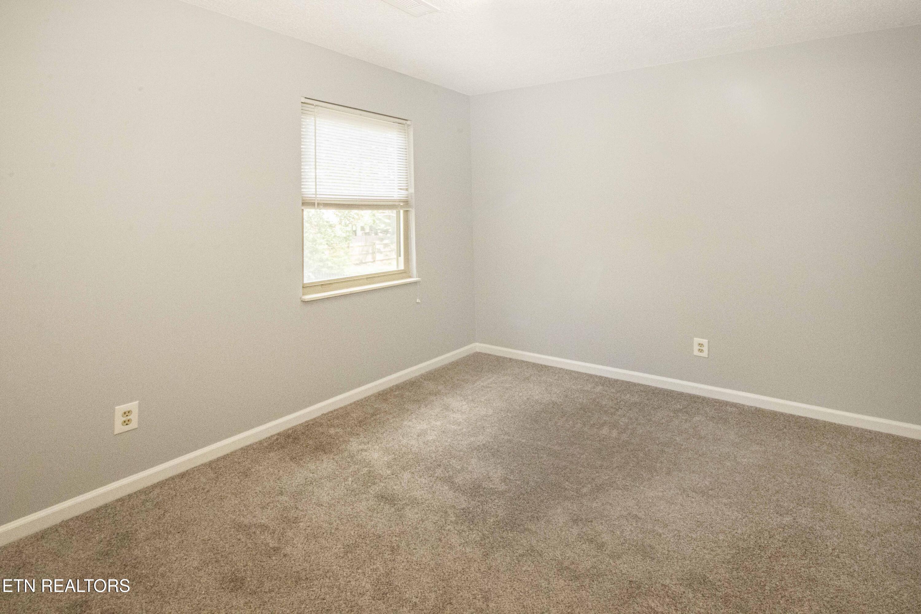 9014 Colchester Ridge Road Knoxville, TN 37922 - Photo 32 of 48 Bedroom 3