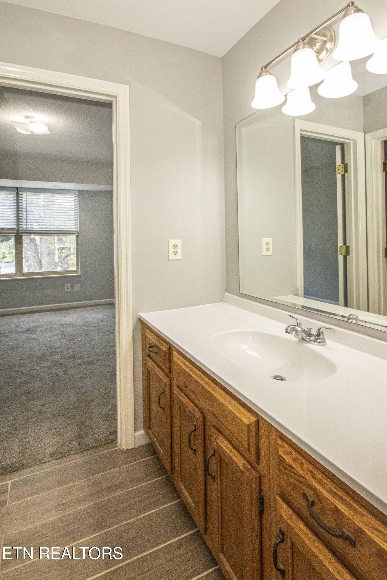 9014 Colchester Ridge Road Knoxville, TN 37922 - Photo 34 of 48 Main bath upstairs
