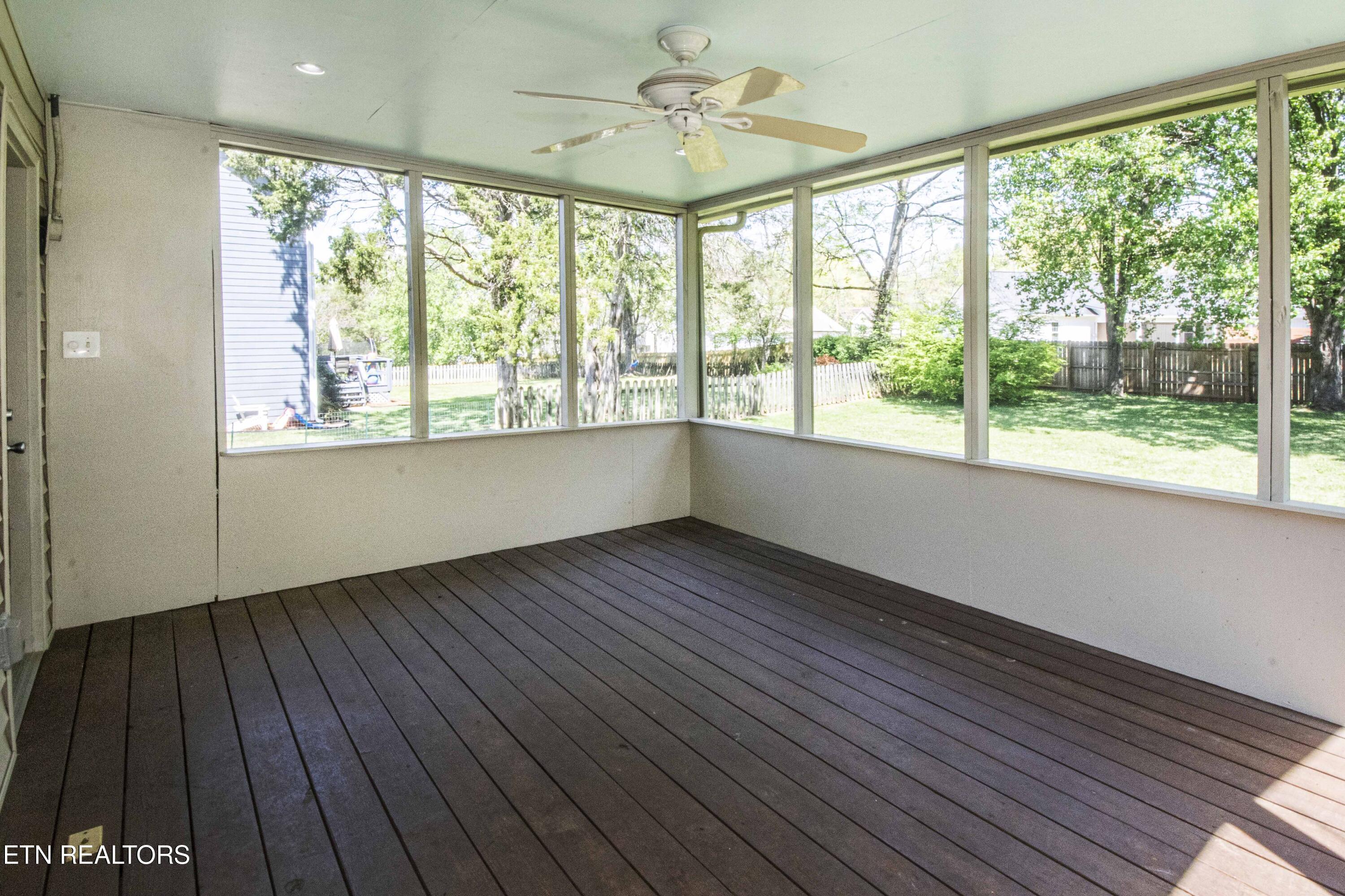 9014 Colchester Ridge Road Knoxville, TN 37922 - Photo 38 of 48 Screened in porch