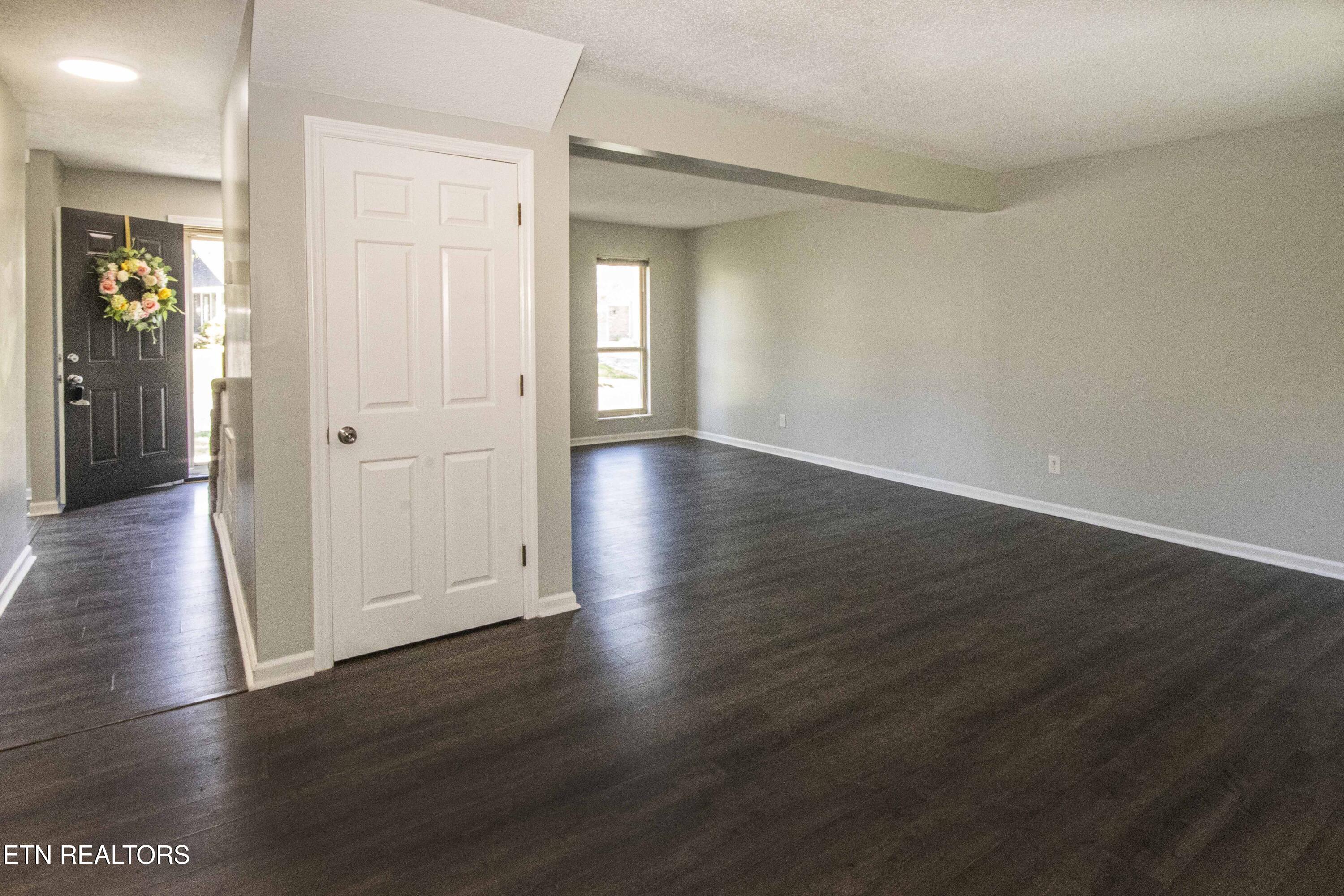 9014 Colchester Ridge Road Knoxville, TN 37922 - Photo 8 of 48 Foyer