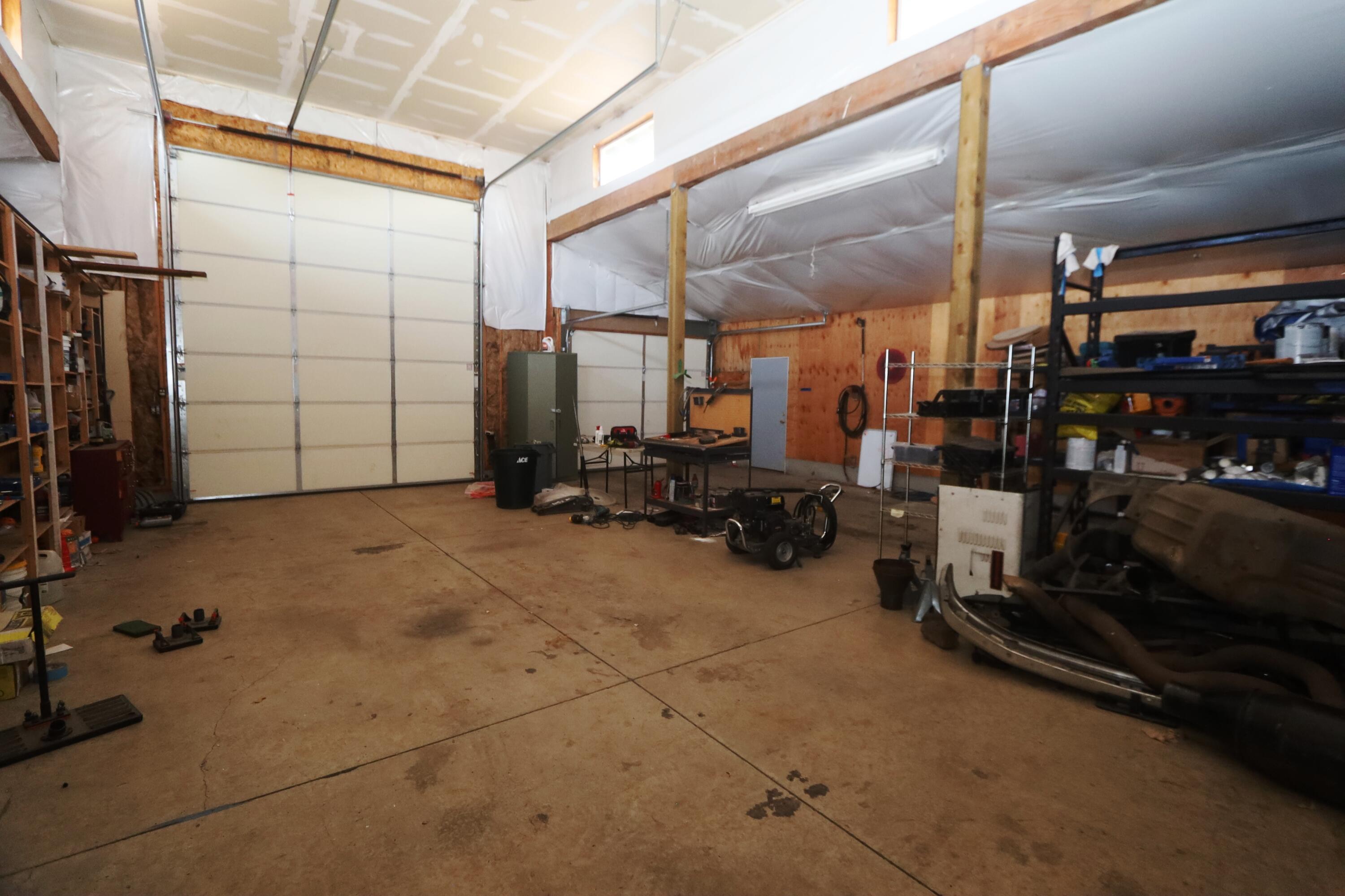 21491 Bear Creek Road Bend, OR 97701 - Photo 38 of 45 a view of a room with gym equipment