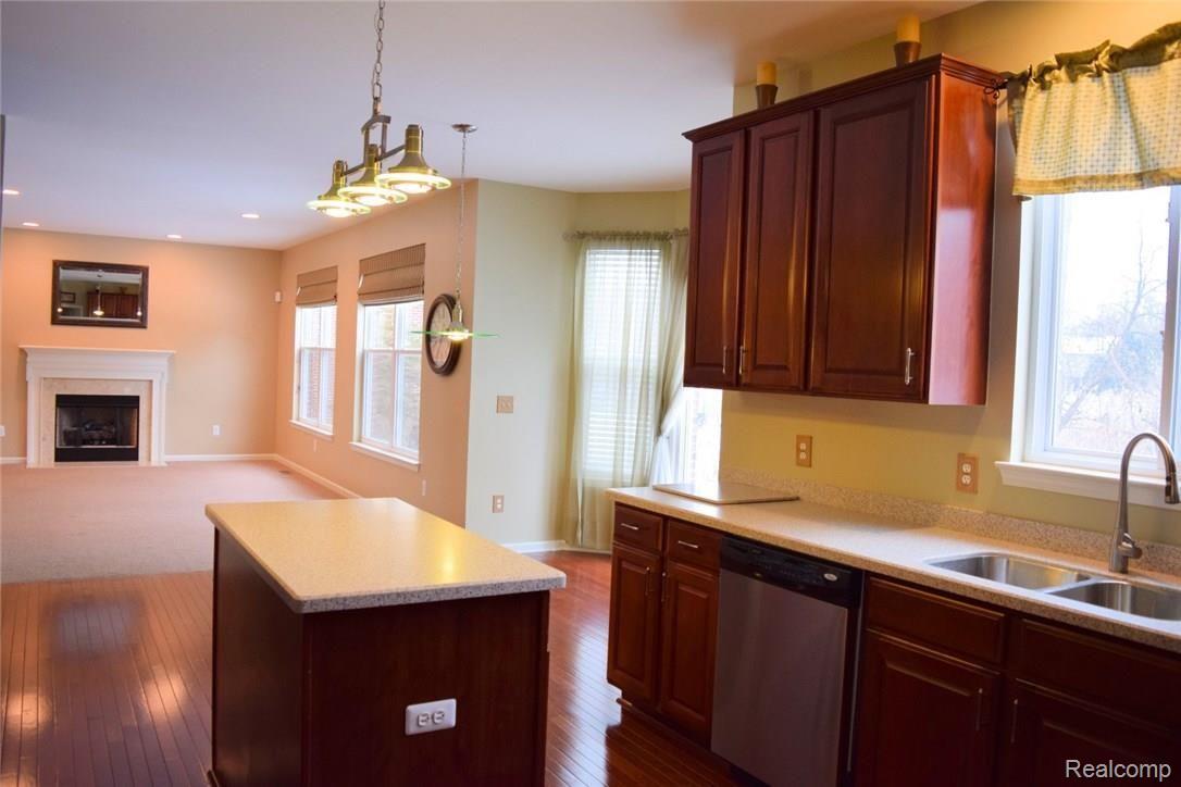 3382 Everett Drive Rochester, MI 48307 - Photo 27 of 92 Kitchen (6) (Large).JPG