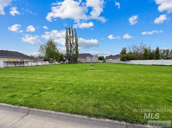 $165,000 | 6114 Bay Hill Drive, Idaho Falls, ID 83401