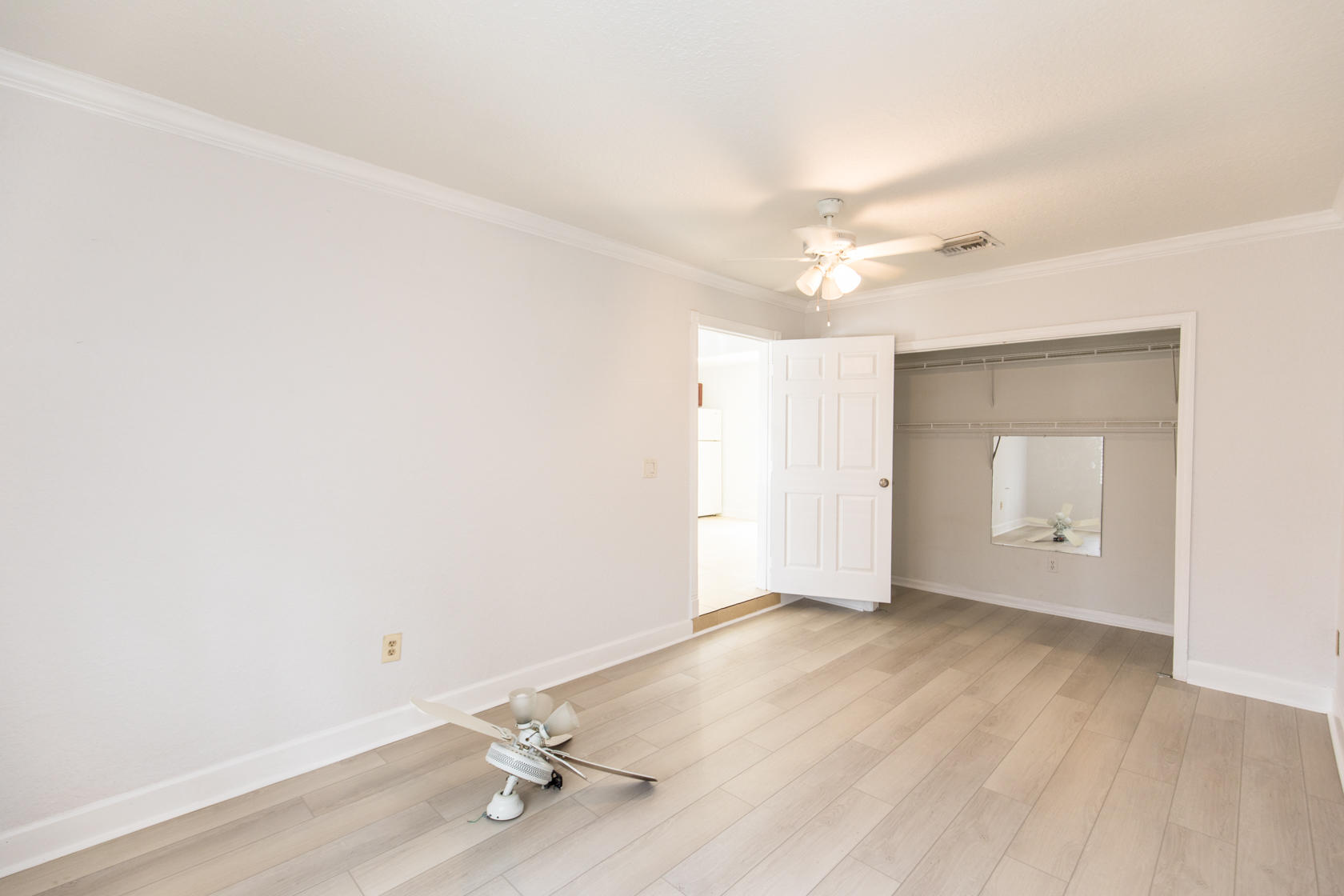 2602 West 28th Street Riviera Beach, FL 33404 - Photo 13 of 23 2602 W 28th St-508