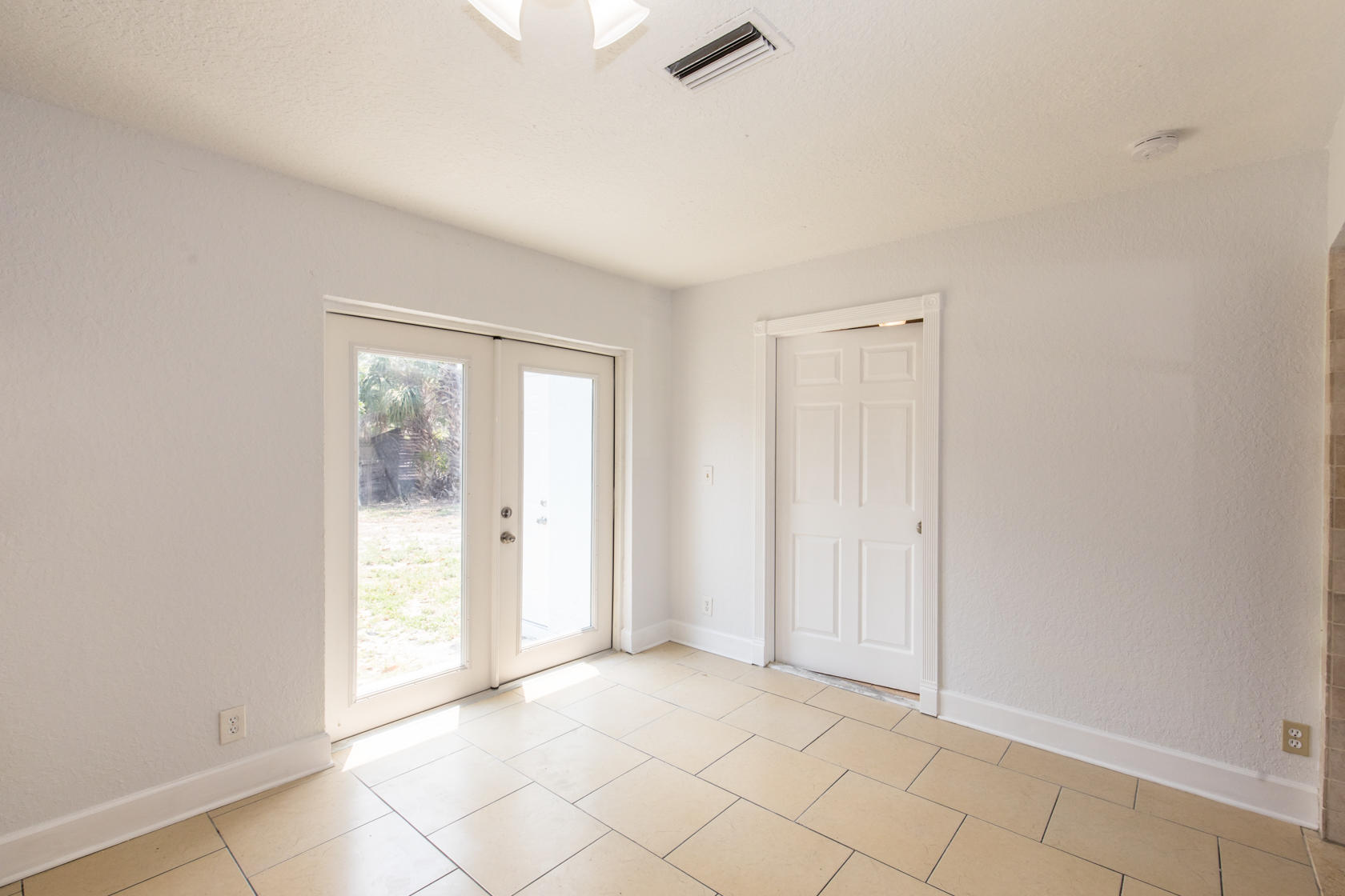 2602 West 28th Street Riviera Beach, FL 33404 - Photo 17 of 23 2602 W 28th St-512