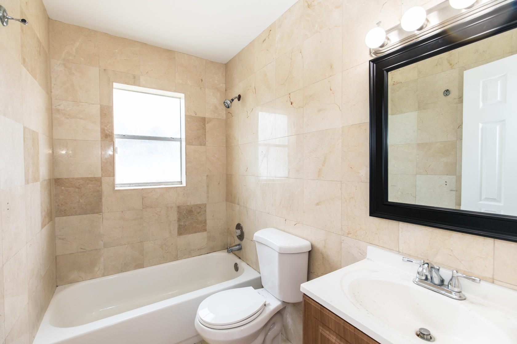 2602 West 28th Street Riviera Beach, FL 33404 - Photo 3 of 23 2602 W 28th St-516