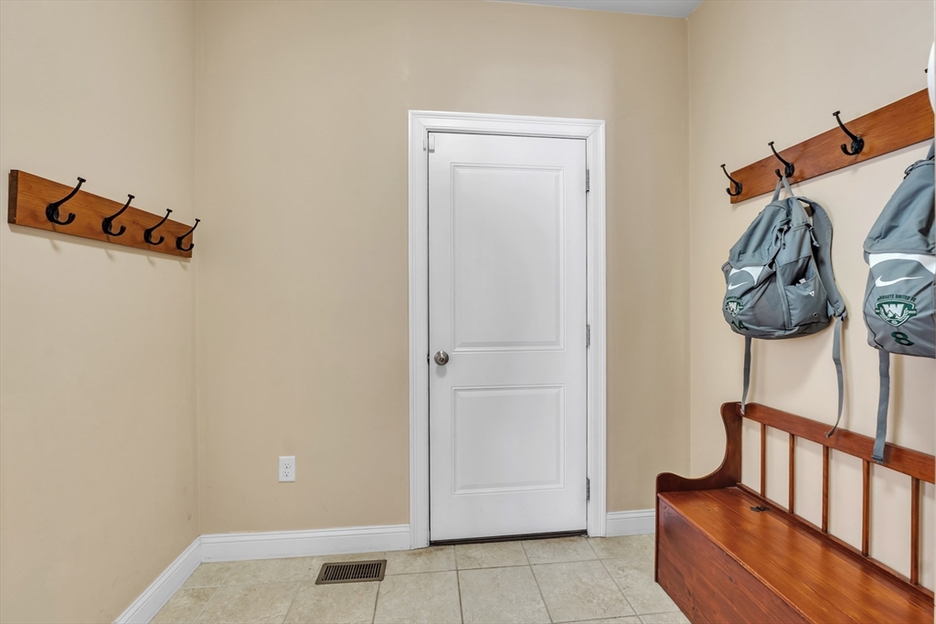 4 Erins Way Holden, MA 01520 - Photo 14 of 39