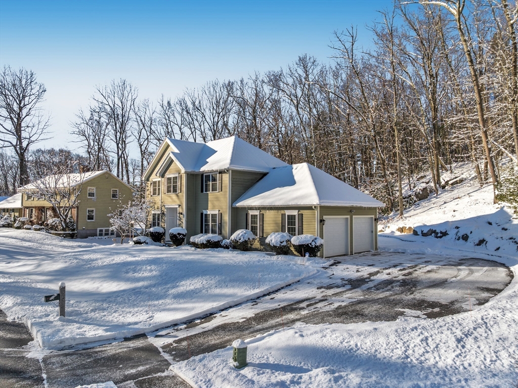 4 Erins Way Holden, MA 01520 - Photo 2 of 39