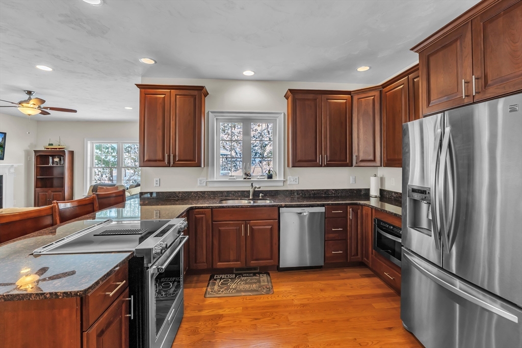 4 Erins Way Holden, MA 01520 - Photo 7 of 39