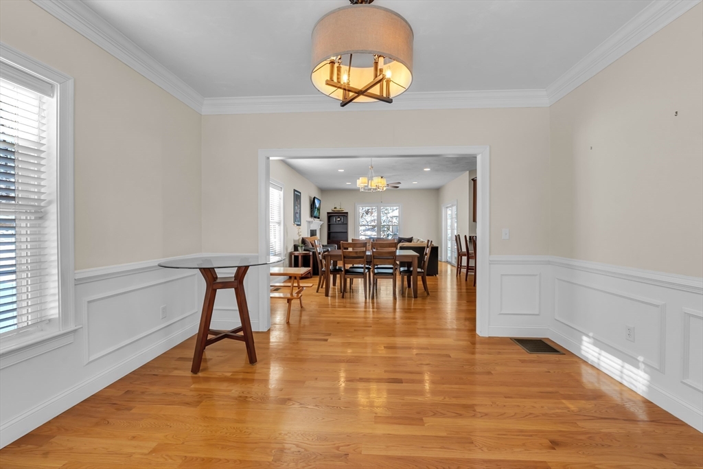 4 Erins Way Holden, MA 01520 - Photo 9 of 39