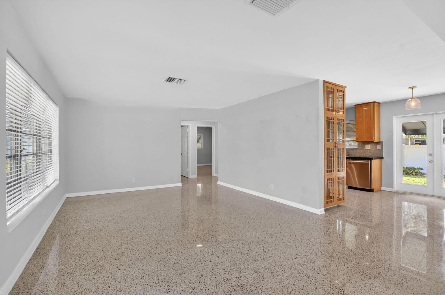 456 Northeast 28th Terrace Boca Raton, FL 33431 - Photo 9 of 23 20260507201706956746000000-o