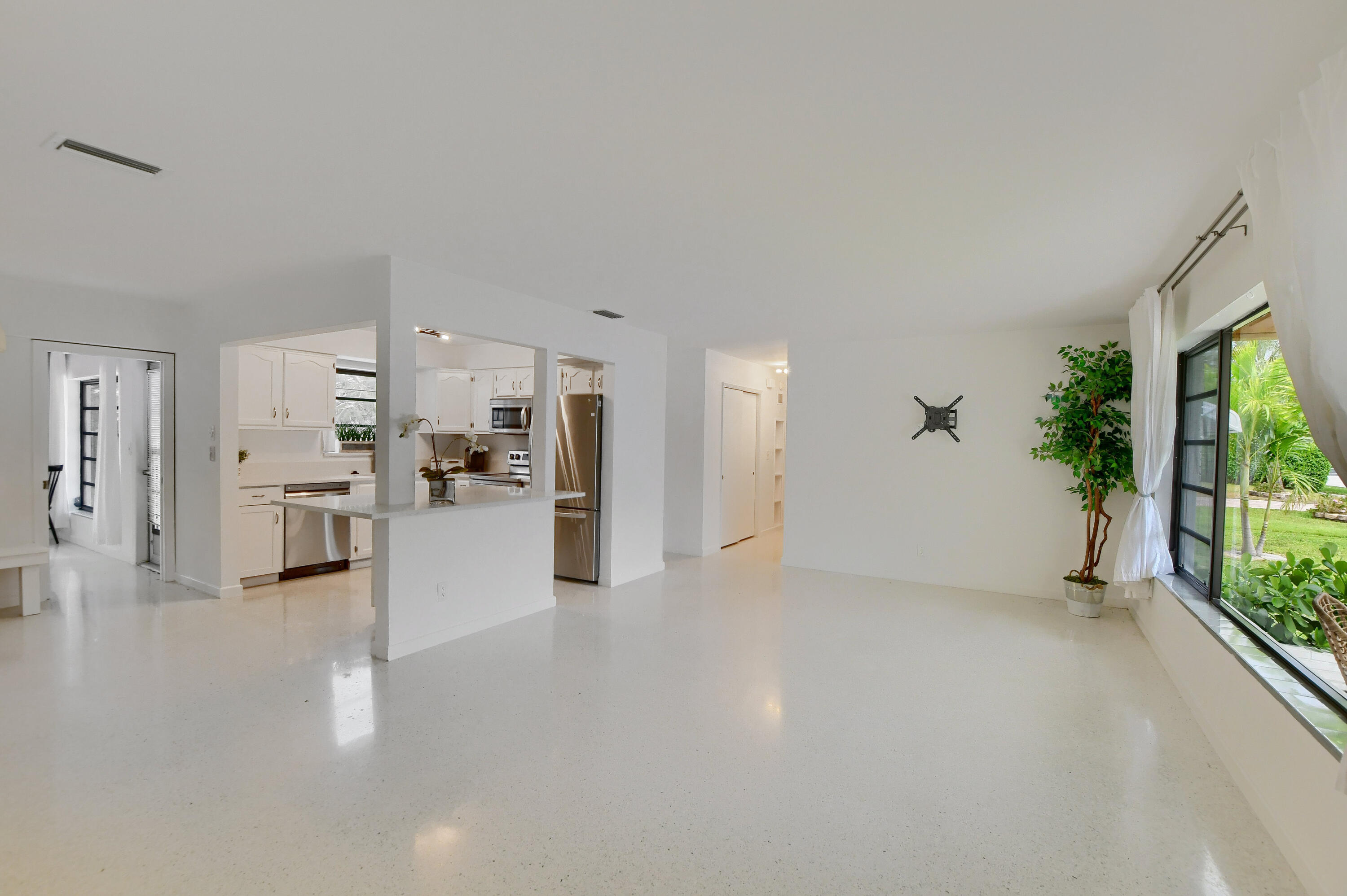 411 Northeast 23rd Way Boca Raton, FL 33431 - Photo 6 of 26 06_ebf_5085-hdr(5)