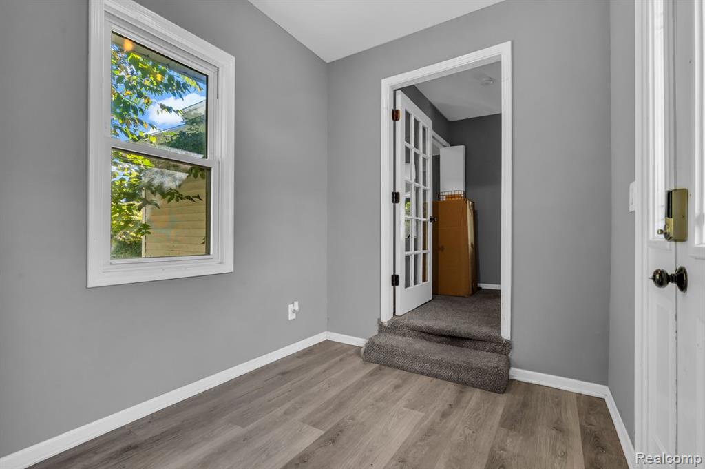24 North Conklin Road Lake Orion, MI 48362 - Photo 15 of 29