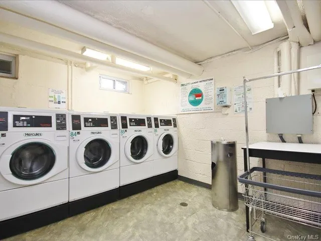 $190,000 | 10 Bryant Gardens, Unit 2L, White Plains, NY 10605