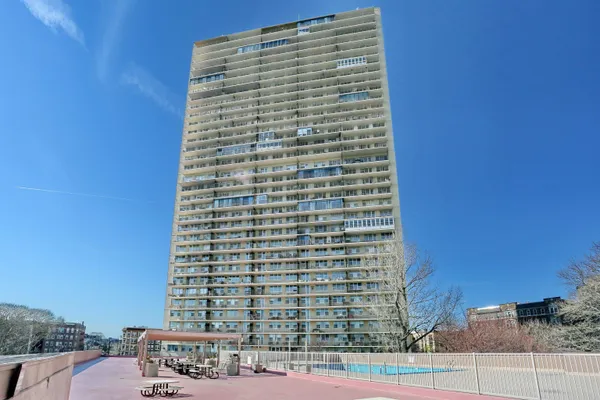 $2,700 | 6040 Boulevard East, Unit 21J, West New York, NJ 07093
