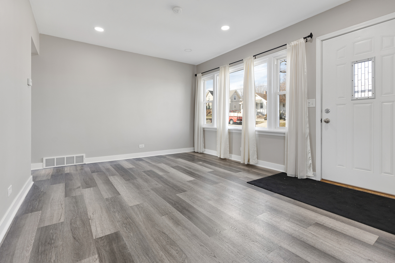 301 Mill Street Elgin, IL 60123 - Photo 23 of 26