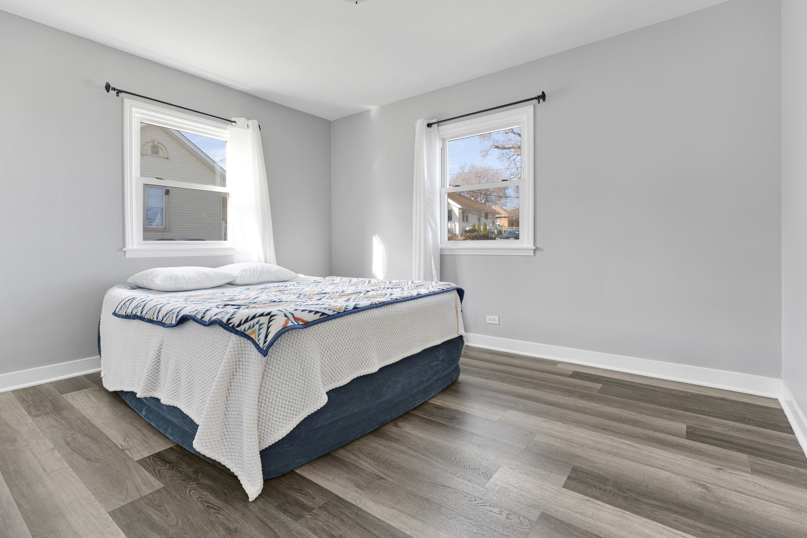 301 Mill Street Elgin, IL 60123 - Photo 5 of 26