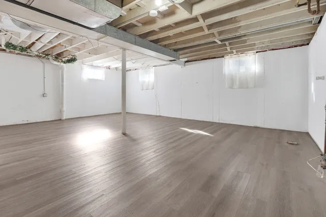 $1,800 | 301 Mill Street, Elgin, IL 60123